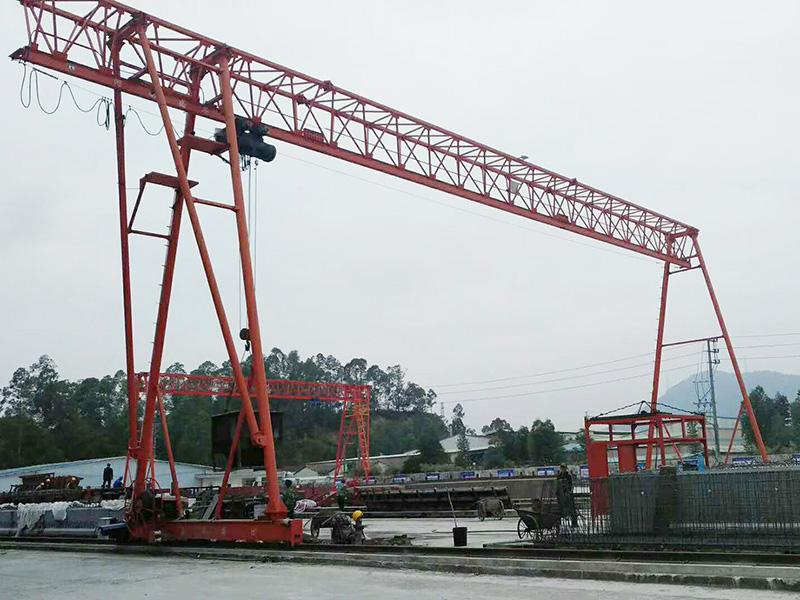 倒三角門式起重機