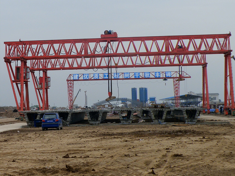 雙主梁門式起重機(jī)（桁架式）