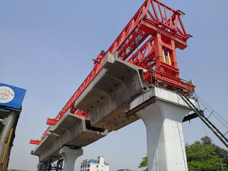 節段拼裝架橋機